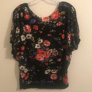 Woman’s Large Zenana Outfitters Top